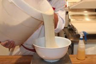 Le levain liquide prêt à l'emploi : une innovation bienvenue en artisanat (Photo : latoque.fr). Levain liquide en boulangerie (Photo : latoque.fr).