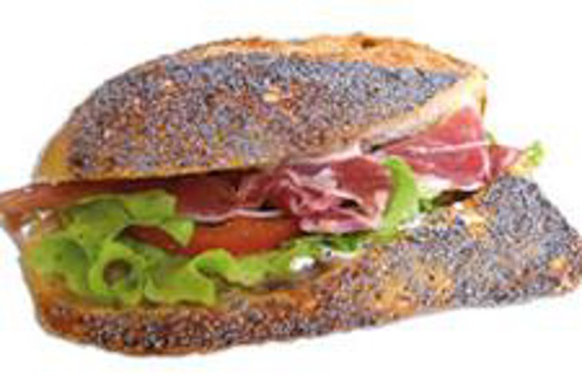 Le minisandwich est dans la course, à accompagner d'une salade. Minisandwich