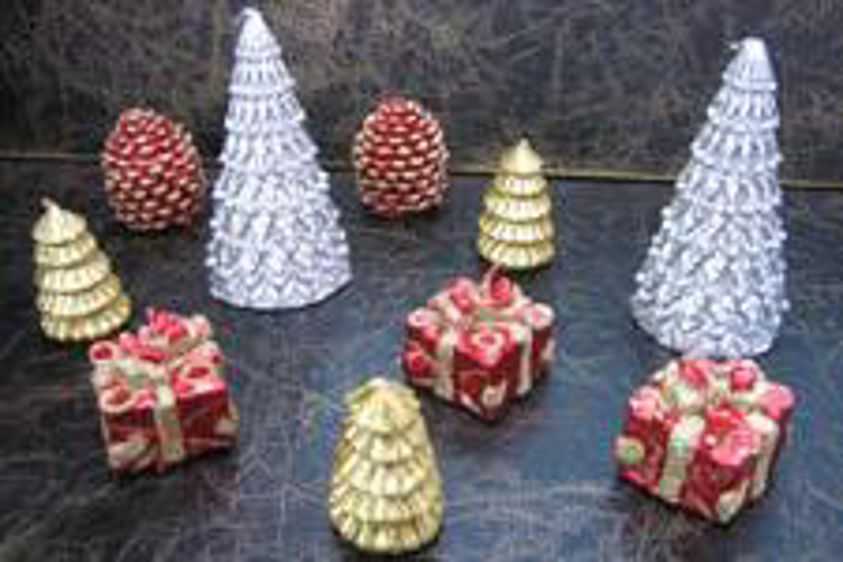 A parsemer dans votre vitrine, ces jolies bougies festives, colorées et scintillantes. (Dan Import - Rungis) Dan Import - Rungis