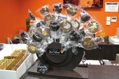 Les sucettes en chocolat, une idée d'Yves Thuriès pour séduire les enfants. (Photo : latoque.fr) Les sucettes en chocolat, une idée d'Yves Thuriès pour séduire les enfants. (Photo : latoque.fr)