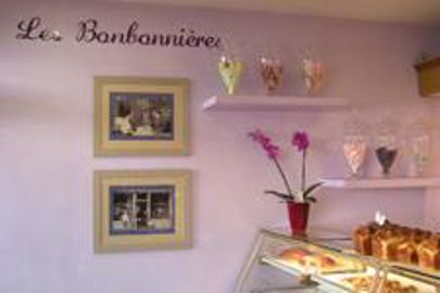 Geneviève Hochedé-Dubuis a opté pour des tons clairs, en accord avec la personnalité de la patronne. Boulangerie Wanpouille (Pas-de-Calais) (image : Latoque.fr)