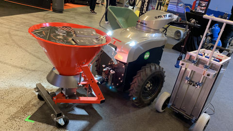 Matador : un porte-outil à conducteur marchant multitâche nommé M-Trac 2.0