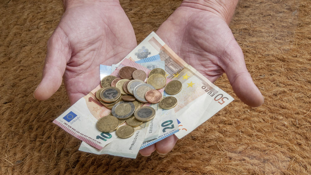 En 2020, la France compte près de 5 millions de pauvres, vivant avec moins de 940 € par mois.