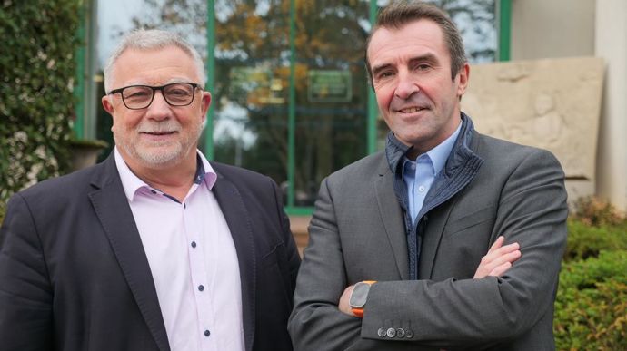 Didier Lenoir, président de Dijon Céréales, et Christophe Richardot, directeur général,  à l'occasion de la conférence de presse de la coopérative, le 5 décembre 2022, au siège de Longvic (Côte-d'Or).