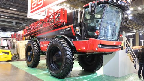 L'automoteur Condor Vanguard d'Agrifac déploie sa rampe jusqu’à 48 m L'automoteur Condor Vanguard d'Agrifac déploie sa rampe jusqu’à 48 m