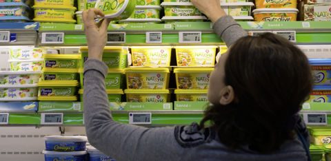 Plus de 70 % des Français déclarent ne pas faire confiance aux pouvoirs publics, aux marques et aux médias pour les informer sur l'offre alimentaire. Plus de 70 % des Français déclarent ne pas faire confiance aux pouvoirs publics, aux marques et aux médias pour les informer sur l'offre alimentaire.