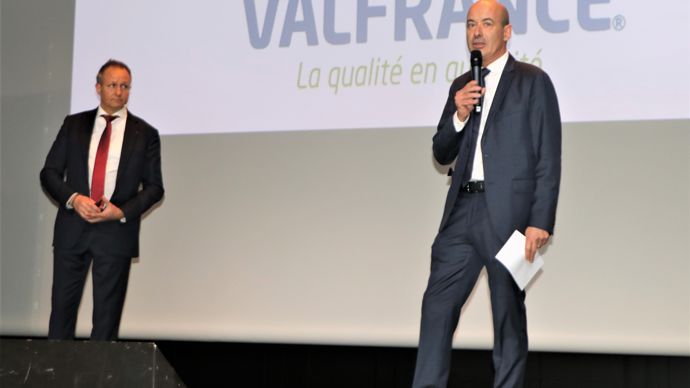 « Le déménagement du siège et la nouvelle usine de semences, c'est le projet d’investissement de toute une génération d’agriculteurs pour les générations futures », souligne Christophe Grison, président de Valfrance (à dr.), au côté de Laurent Vittoz, directeur général.