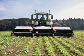Ecorobotix remporte la seule médaille d’or du concours de l’innovation dans la catégorie machinisme avec son pulvérisateur ARA. Cette solution de traitement ciblée plante par plante se base sur l’intelligence artificielle et des caméras haute résolution pour détecter chaque plante, distinguer la culture des adventices, et délivrer une quantité de produit ciblée. Ecorobotix remporte la seule médaille d’or du concours de l’innovation dans la catégorie machinisme avec son pulvérisateur ARA. Cette solution de traitement ciblée plante par plante se base sur l’intelligence artificielle et des caméras haute résolution pour détecter chaque plante, distinguer la culture des adventices, et délivrer une quantité de produit ciblée.