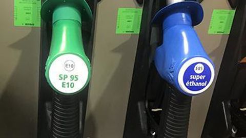 La part de marché du Superéthanol-E85 a atteint 6,5 % en 2022 (4 % en 2021). La part de marché du Superéthanol-E85 a atteint 6,5 % en 2022 (4 % en 2021).