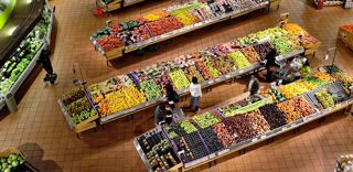 Dans cinq villes, des centaines de citoyens débattront de l'agriculture et de l'alimentation de février à mars. Dans cinq villes, des centaines de citoyens débattront de l'agriculture et de l'alimentation de février à mars.