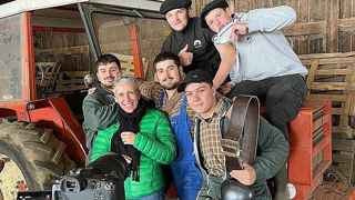 Les lycéens filment leur clip pour illustrer leur chanson Ovalie et chanter la ruralité. Les lycéens filment leur clip pour illustrer leur chanson Ovalie et chanter la ruralité.