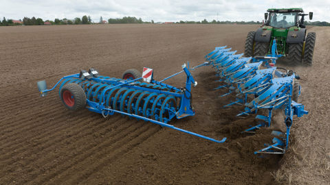 Lemken facilite le transport de son double rouleau spire Lemken facilite le transport de son double rouleau spire