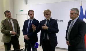 De gauche à droite : Christian Spiegeleer,président du syndicat national des fabricants de sucre; Franck Sander, président de la CGB; Marc Fesneau, ministre de l'Agriculture; Alain Carré, président de l’Association interprofessionnelle de la betterave et du sucre De gauche à droite : Christian Spiegeleer,président du syndicat national des fabricants de sucre; Franck Sander, président de la CGB; Marc Fesneau, ministre de l'Agriculture; Alain Carré, président de l’Association interprofessionnelle de la betterave et du sucre