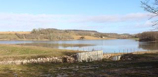 Des associations accusent l'Etat et le traîne en justice pour ne s'être pas interposé dans la construction du lac de Caussade dans le Lot-et-Garonne. Des associations accusent l'Etat et le traîne en justice pour ne s'être pas interposé dans la construction du lac de Caussade dans le Lot-et-Garonne.