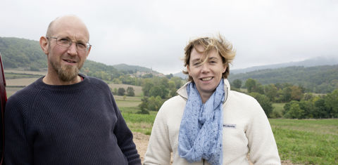 Emilie Dequiedt (à droite) souhaite sécuriser ses ventes et ses prix en participant à un projet citoyen sur l'alimentation. Emilie Dequiedt (à droite) souhaite sécuriser ses ventes et ses prix en participant à un projet citoyen sur l'alimentation.