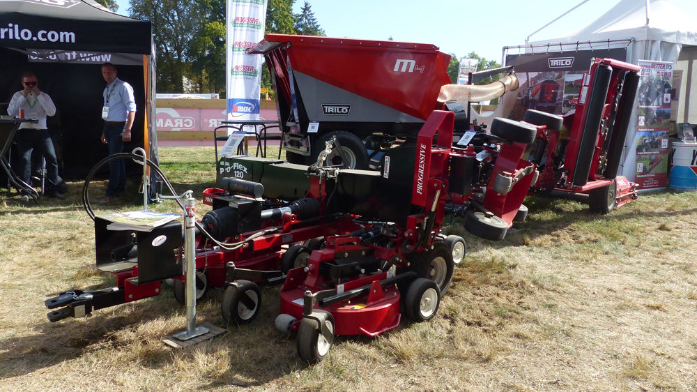 La société néerlandaise Vanmac BV Turf Equipment exposait pour la première fois en France sur un salon professionnel lors de Salonvert 2022.