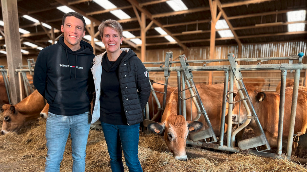 Associés sur le Gaec Jarry, Amélie Belaud et son frère Yoann Jarry s’organisent pour combiner travail sur la ferme et entraînements.