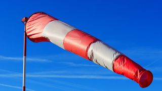 Meteonews annonce des rafales de vent tout le week-end sur la France. Meteonews annonce des rafales de vent tout le week-end sur la France.
