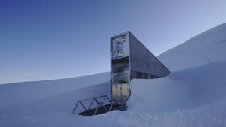 Il est désormais possible de visiter virtuellement la Chambre forte mondiale de graines du Svalbard, en Norvège. Il est désormais possible de visiter virtuellement la Chambre forte mondiale de graines du Svalbard, en Norvège.
