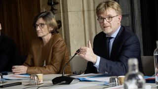 Marc Fesneau et Agnès Firmin Bodo, la ministre déléguée auprès du ministre de la Santé, ont demandé aux industriels de réduire les doses de nitrites utilisées pour la fabrication de charcuterie. Marc Fesneau et Agnès Firmin Bodo, la ministre déléguée auprès du ministre de la Santé, ont demandé aux industriels de réduire les doses de nitrites utilisées pour la fabrication de charcuterie.