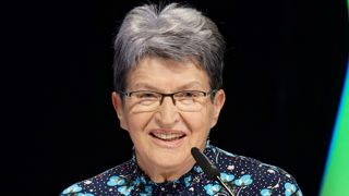 Jeannette Gros : "J’ai une admiration sans borne pour ces agricultrices qui ont trouvé les moyens de continuer à faire leur boulot, s’occuper des gamins et se former." Jeannette Gros : "J’ai une admiration sans borne pour ces agricultrices qui ont trouvé les moyens de continuer à faire leur boulot, s’occuper des gamins et se former."