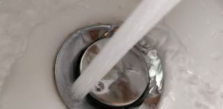 L'Anses a par ailleurs relevé des dépassements du critère « somme des pesticides et des métabolites pertinents » sur un portion assez importante de captages étudiés. L'Anses a par ailleurs relevé des dépassements du critère « somme des pesticides et des métabolites pertinents » sur un portion assez importante de captages étudiés.