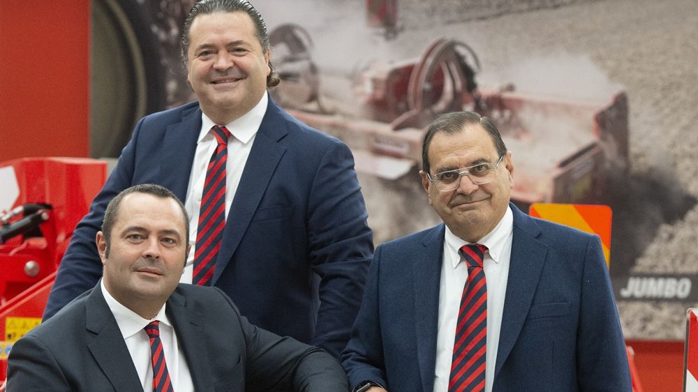 Da gauche à droite : Mirco Maschio, président de Maschio Gaspardo ; Andrea Maschio, président de Maschio Holding et Luigi De Puppi, directeur général de Maschio Gaspardo.