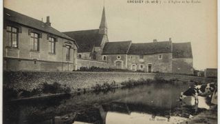 L'instituteur Eugène Sergent écrit en 1899 une monographie sur son village de Gressey, vers Houdan, en témoignant de la mécanisation en cours de l'agriculture. L'instituteur Eugène Sergent écrit en 1899 une monographie sur son village de Gressey, vers Houdan, en témoignant de la mécanisation en cours de l'agriculture.