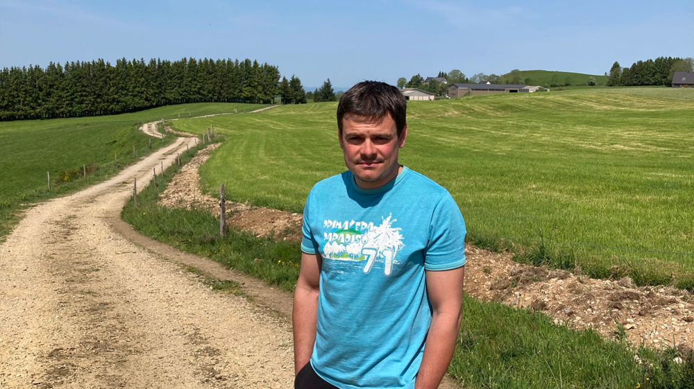 « Ce chemin traversant 44 ha redécoupés selon la typologie des prairies a révolutionné notre gestion de l’herbe », explique Nicolas Dumont.