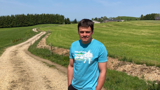 « Ce chemin traversant 44 ha redécoupés selon la typologie des prairies a révolutionné notre gestion de l’herbe », explique Nicolas Dumont. « Ce chemin traversant 44 ha redécoupés selon la typologie des prairies a révolutionné notre gestion de l’herbe », explique Nicolas Dumont.
