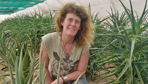 Anne Roche cultive 800 plants d'aloe vera sous serre pour maîtriser les apports d'eau.