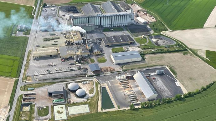 Le nouvel outil de production d’aliments composés humides d’Aliane, situé à Pauvres (Ardennes), va permettre de passer de 100 000 t/an (avec l’ancienne plateforme) à 250 000 t/an à l'horizon 2027. En bas à droite sur la photo.