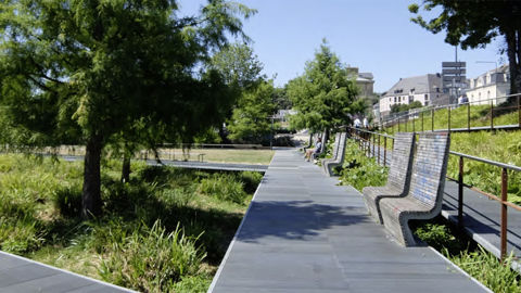 Parmi les exemples cités dans le guide « Conception écologique d’un espace public paysager », la ville de Rennes a labellisé tous ses parcs et jardins en EcoJardin. Parmi les exemples cités dans le guide « Conception écologique d’un espace public paysager », la ville de Rennes a labellisé tous ses parcs et jardins en EcoJardin.