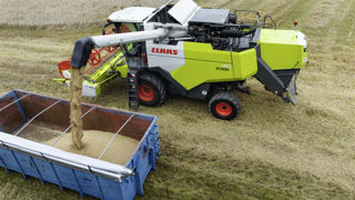 Claas remplace renouvelle son entrée de gamme avec l'Evion, de 204 à 258 ch. Claas remplace renouvelle son entrée de gamme avec l'Evion, de 204 à 258 ch.