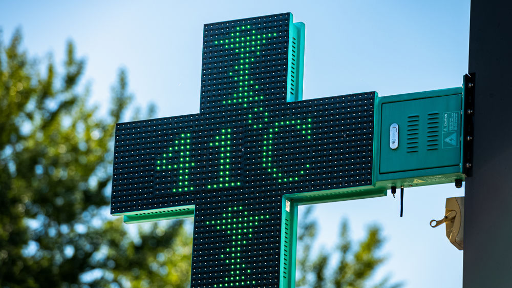 La canicule s'intensifie sur une partie de la France avec de nouveaux records absolus de température dans le Sud-Est.