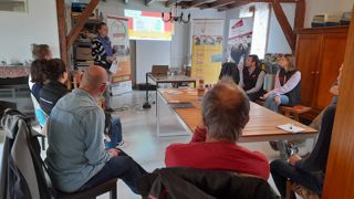 Dans la Marne, les accompagnateurs de la cellule Réagir font de la prévention auprès des futurs installés. Dans la Marne, les accompagnateurs de la cellule Réagir font de la prévention auprès des futurs installés.