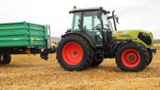 Les Axos 230 et 240 affichent des puissances de 92 et 103 ch grâce à leur bloc FPT à 4 cylindres de 3,6 litres