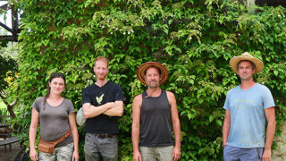 Dans leur Gaec, Pauline, Matthieu, Grégoire et Tom se sont fixés des principes de fonctionnement : être en agriculture diversifiée, se rémunérer correctement et avoir du temps libre. Dans leur Gaec, Pauline, Matthieu, Grégoire et Tom se sont fixés des principes de fonctionnement : être en agriculture diversifiée, se rémunérer correctement et avoir du temps libre.