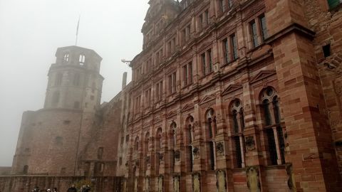 Dotées de belles sculptures, les façades du château de Heidelberg sont caractéristiques de l’époque Renaissance. Dotées de belles sculptures, les façades du château de Heidelberg sont caractéristiques de l’époque Renaissance.