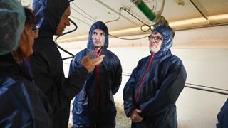 Marc Fesneau, ministre de l'Agriciulture, le 31 août 2023 en visite dans un élevage de canards à La Roche-Sur-Yon, en Vendée. Marc Fesneau, ministre de l'Agriciulture, le 31 août 2023 en visite dans un élevage de canards à La Roche-Sur-Yon, en Vendée.