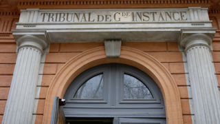 En principe, les litiges relatifs à la rétrocession des terres et exploitations relèvent, dans leur ensemble, de la compétence des tribunaux de l’ordre judiciaire. En principe, les litiges relatifs à la rétrocession des terres et exploitations relèvent, dans leur ensemble, de la compétence des tribunaux de l’ordre judiciaire.