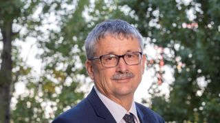 « Nous ne pouvons que regretter que la spécificité tenant à nos bénéficiaires ait été écartée malgré notre signalement », a déclaré Pascal Cormery, président de la CCMSA, le mardi 26 septembre 2023. « Nous ne pouvons que regretter que la spécificité tenant à nos bénéficiaires ait été écartée malgré notre signalement », a déclaré Pascal Cormery, président de la CCMSA, le mardi 26 septembre 2023.
