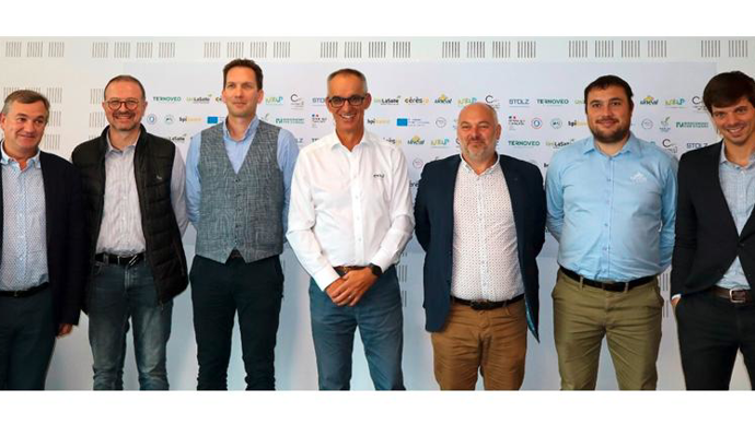 De gauche à droite : Martial Werkeyn (Urap), Cédric Guillemont (La Coopération agricole Hauts-de-France), Benoît Herzig (UniLaSalle), Alain
Stolz (Stolz), Nicolas Debrabant (Urap), Maxime Thuillier (Urap) et Jérémy Carlier (Bpifrance).