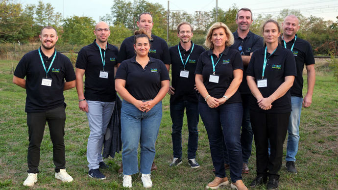 Christophe Richardot, DG d'Altervia (3e en partant de la droite), sera épaulé par les trois directeurs de réseau : Christelle Jeanroch pour Natura'Lisa (4e à dr.), Guillaume Barraud pour Hormanat (3e à g.) et David Scrive pour Lisadou (1er à dr.). Eux-mêmes s'appuieront sur quatre responsables de marchés et une assistante marketing-communication.