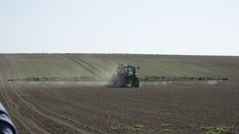 John Deere : le See & Spray en action dans une exploitation marnaise John Deere : le See & Spray en action dans une exploitation marnaise