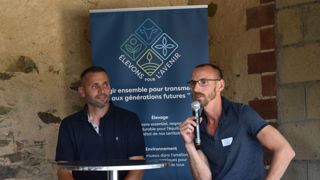 Jérôme Fouché (à droite) est le premier éleveur à bénéficier du fonds de dotation « Elevons pour l’Avenir ». Il sera parrainé par Cyrille Freulon (à gauche). Jérôme Fouché (à droite) est le premier éleveur à bénéficier du fonds de dotation « Elevons pour l’Avenir ». Il sera parrainé par Cyrille Freulon (à gauche).
