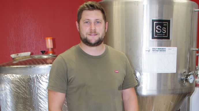 Quand Maxime Olivier a fini sa journée chez Vivescia, souvent une deuxième l’attend. Il a en effet créé une microbrasserie en 2018.