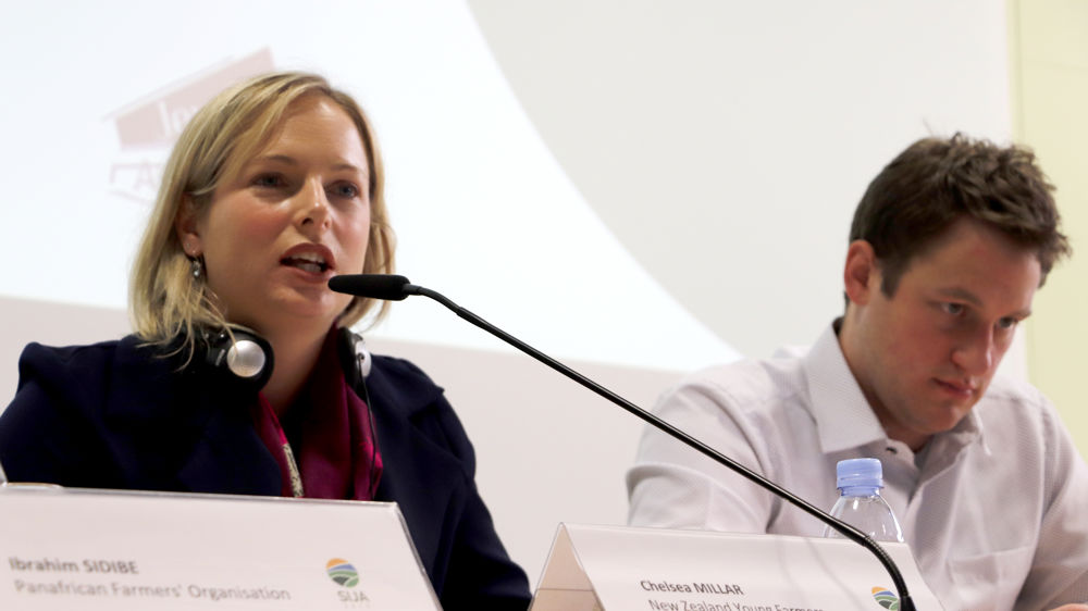 Chelsea Miller à la tribune du sommet international des jeunes agriculteurs, conseillère auprès du ministre de l’Agriculture de la Nouvelle-Zélande. © I.L./GFA