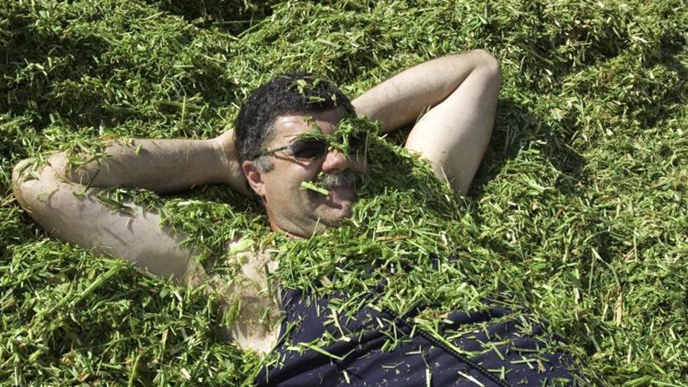 Moment de détente pendant un chantier d’ensilage. © Watier