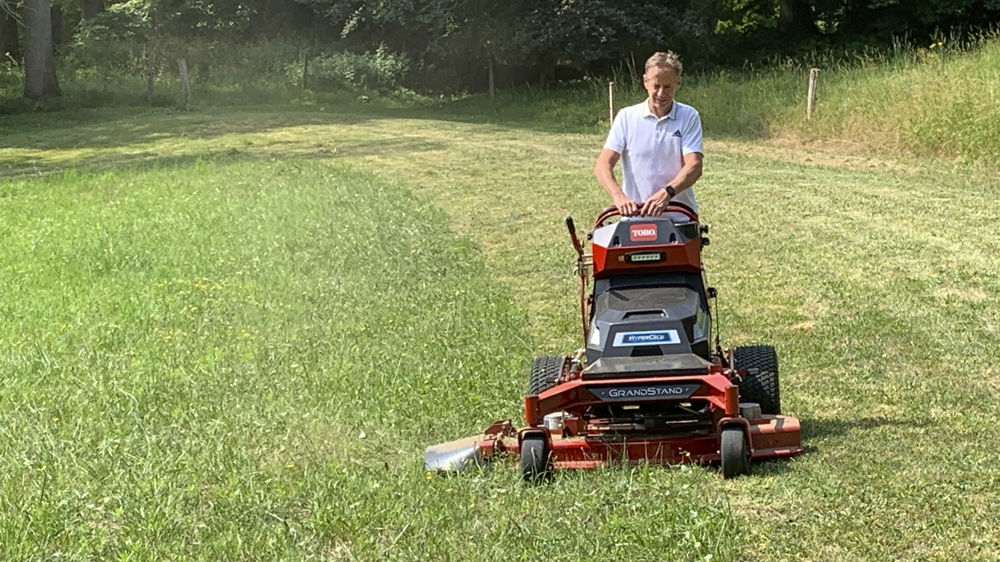 La tondeuse Toro GrandStand Revolution à l'essai
